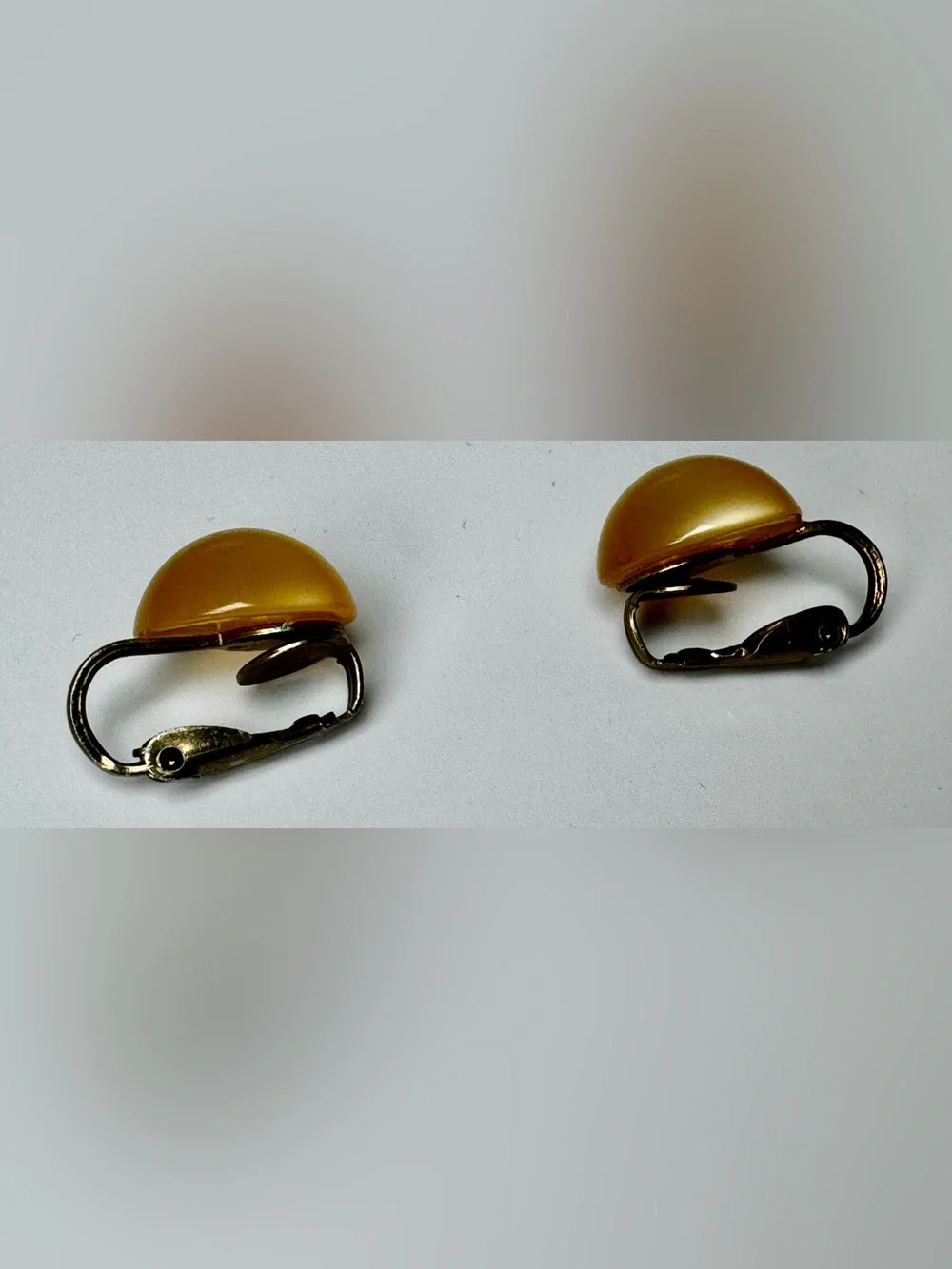Vintage Bakelite Yellow Dome Button Clip-on Earrings - Women Jewelry #1420